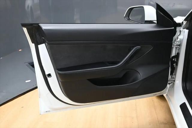 2021 Tesla Model 3 Standard Range Plus Rear-Wheel Drive