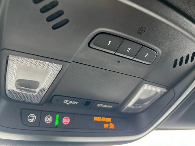 2023 Chevrolet Traverse AWD LT Leather