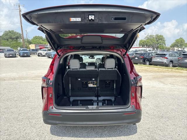 2025 Toyota Sienna XLE