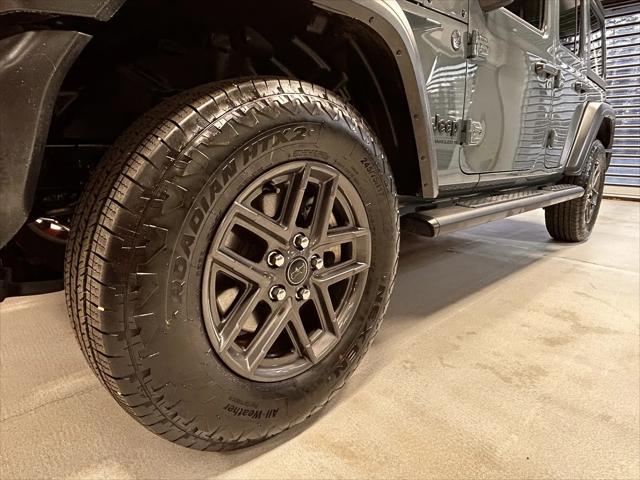2025 Jeep Wrangler 4-Door Summit 4x4