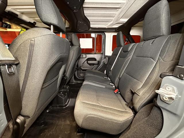2025 Jeep Wrangler 4-Door Summit 4x4