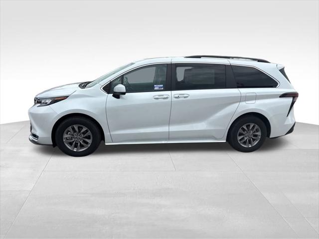 2023 Toyota Sienna XLE