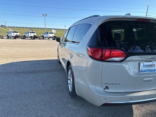 2017 Chrysler Pacifica Touring-L