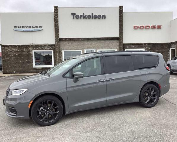 2022 Chrysler Pacifica Touring L AWD