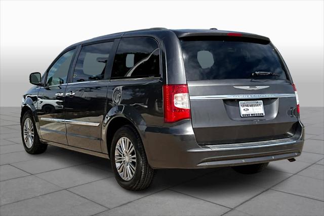 Used 2015 Chrysler Town & Country For Sale in Lubbock, TX
