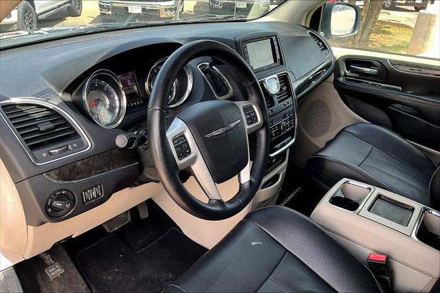 Used 2015 Chrysler Town & Country For Sale in Lubbock, TX