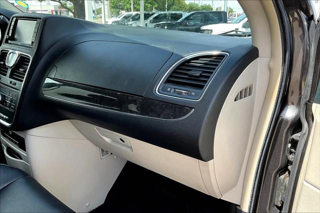 Used 2015 Chrysler Town & Country For Sale in Lubbock, TX