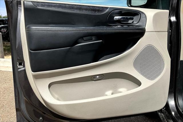 Used 2015 Chrysler Town & Country For Sale in Lubbock, TX