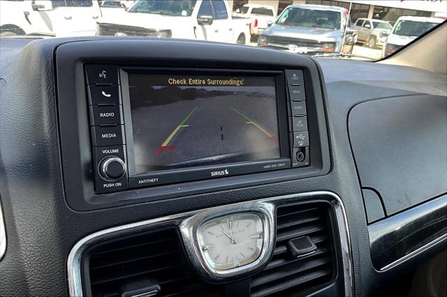 Used 2015 Chrysler Town & Country For Sale in Lubbock, TX