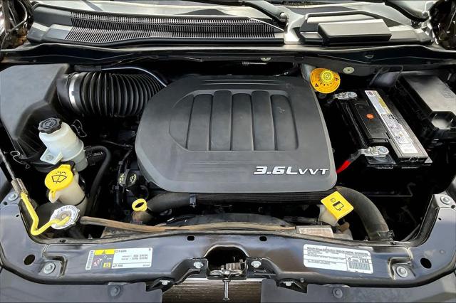 Used 2015 Chrysler Town & Country For Sale in Lubbock, TX