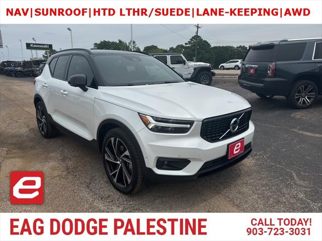 2022 Volvo XC40 T5 R-Design