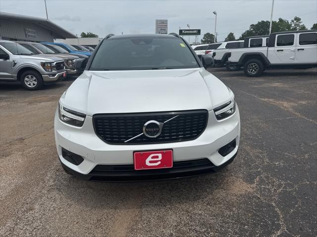 2022 Volvo XC40 T5 R-Design