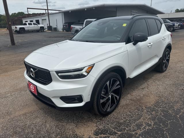 2022 Volvo XC40 T5 R-Design