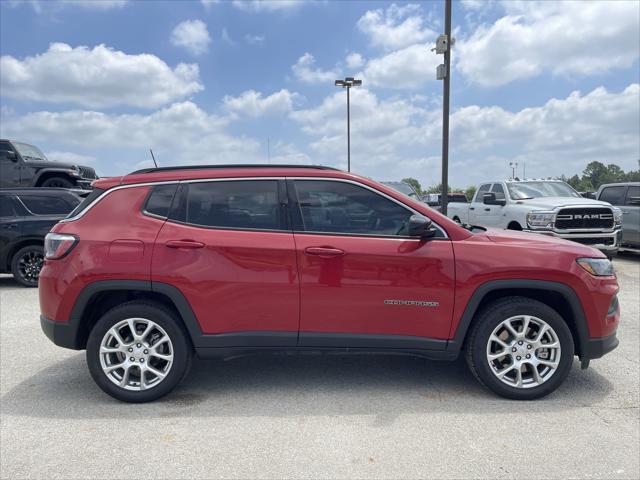 2023 Jeep Compass Latitude Lux FWD