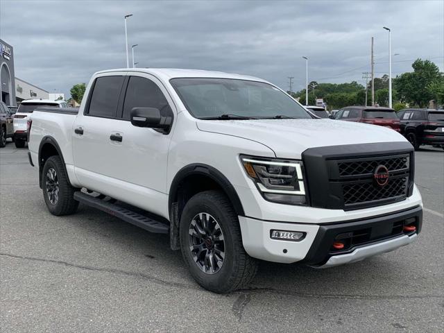 2023 Nissan TITAN Crew Cab PRO-4X 4x4