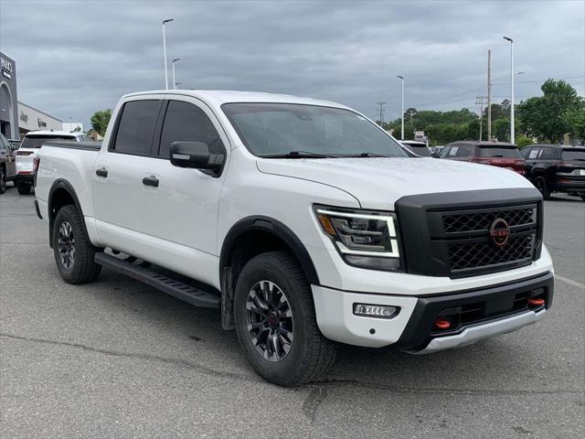 2023 Nissan TITAN Crew Cab PRO-4X 4x4