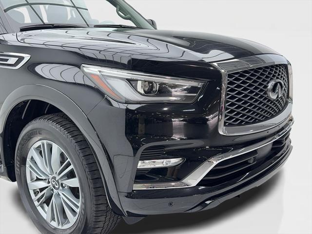 2023 INFINITI QX80 LUXE