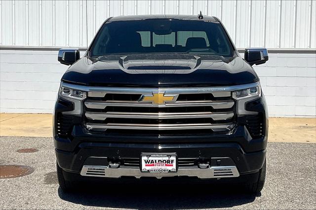 2022 Chevrolet Silverado 1500 4WD Crew Cab Short Bed High Country