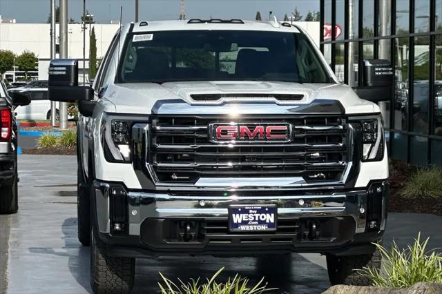 2025 GMC Sierra 2500HD 4WD Crew Cab Standard Bed SLT