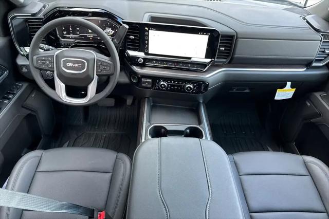 2025 GMC Sierra 2500HD 4WD Crew Cab Standard Bed SLT
