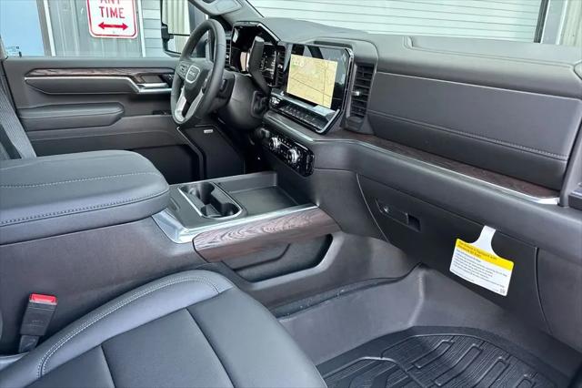 2025 GMC Sierra 2500HD 4WD Crew Cab Standard Bed SLT