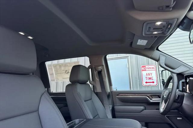 2025 GMC Sierra 2500HD 4WD Crew Cab Standard Bed SLT