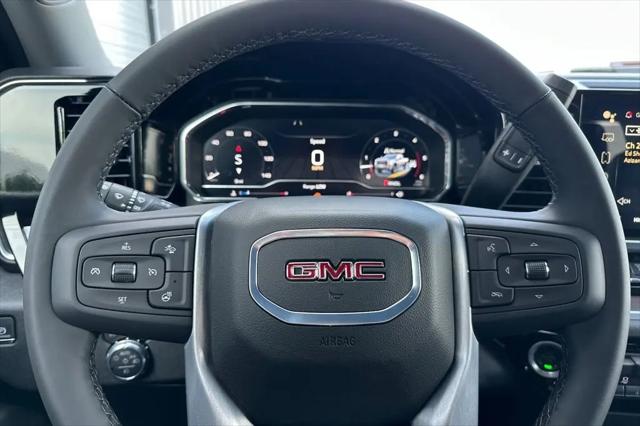 2025 GMC Sierra 2500HD 4WD Crew Cab Standard Bed SLT