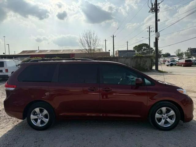 2014 Toyota Sienna LE V6 7 Passenger Mobility