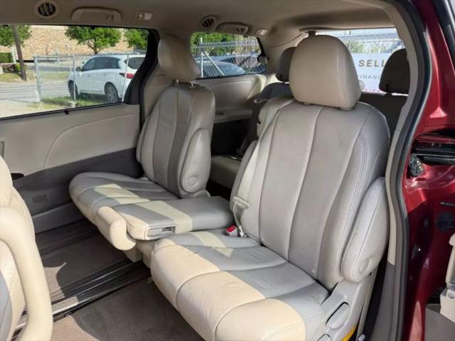 2014 Toyota Sienna LE V6 7 Passenger Mobility