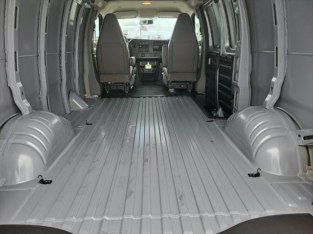 2025 GMC Savana Cargo RWD 2500 Regular Wheelbase Work Van