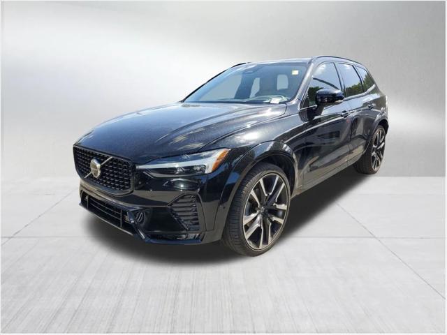 2023 Volvo XC60 B5 Ultimate Dark Theme