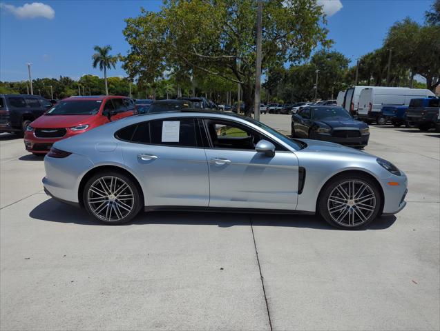 2017 Porsche Panamera 