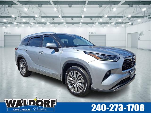 2023 Toyota Highlander Hybrid Platinum