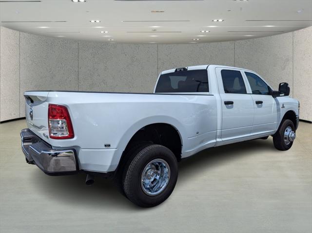 2024 RAM 3500 Tradesman Crew Cab 4x4 8 Box