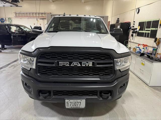 2022 RAM 3500 Chassis Tradesman/SLT
