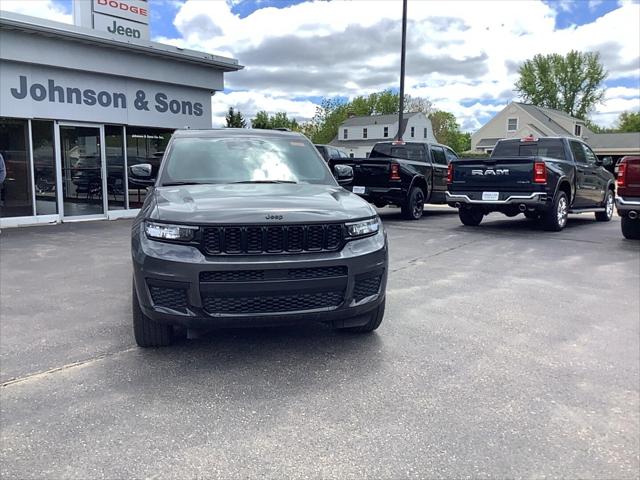 2022 Jeep Grand Cherokee L Altitude 4x4 2022 Jeep Grand Cherokee L Altitude 4x4