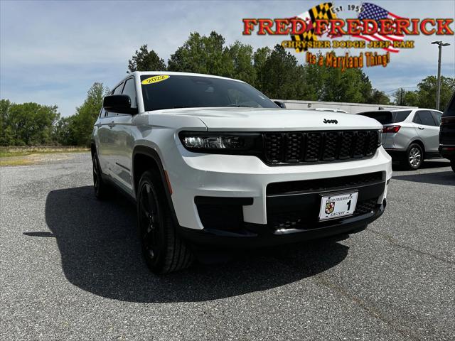 2022 Jeep Grand Cherokee L Altitude 4x4 2022 Jeep Grand Cherokee L Altitude 4x4