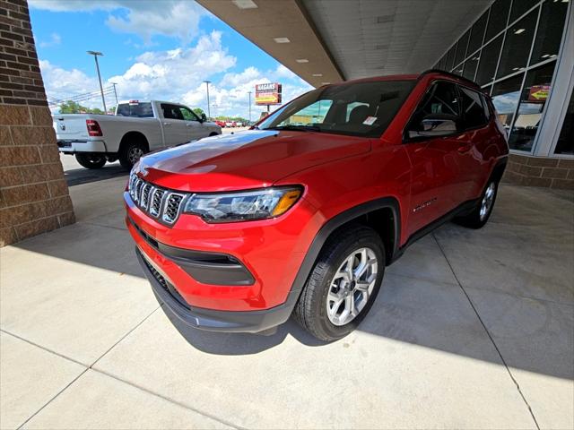 2025 Jeep Compass COMPASS LATITUDE 4X4