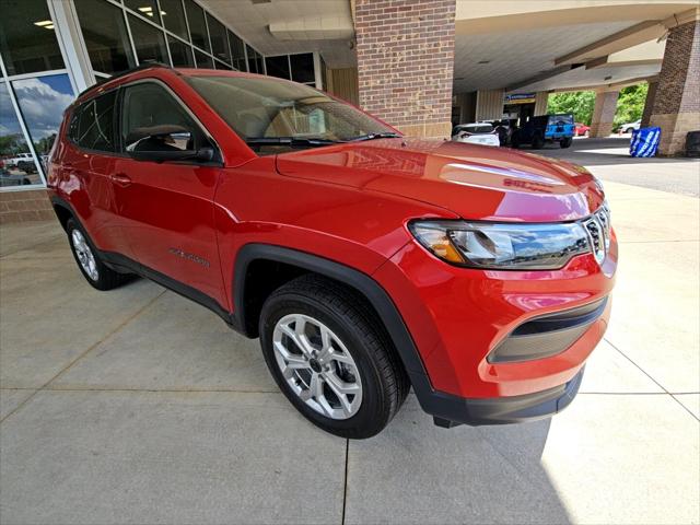 2025 Jeep Compass COMPASS LATITUDE 4X4