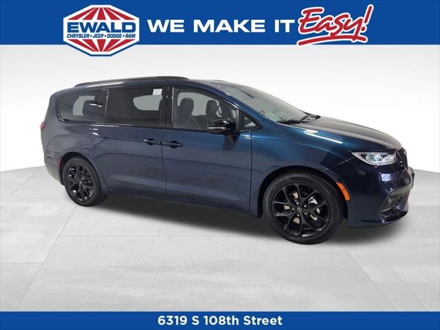 2025 Chrysler Pacifica PACIFICA LIMITED
