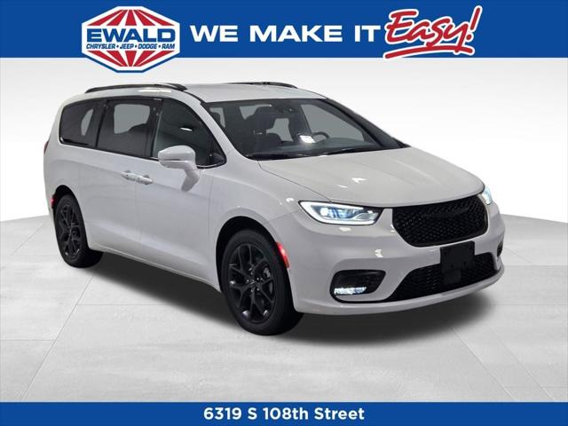2022 Chrysler Pacifica Touring L AWD
