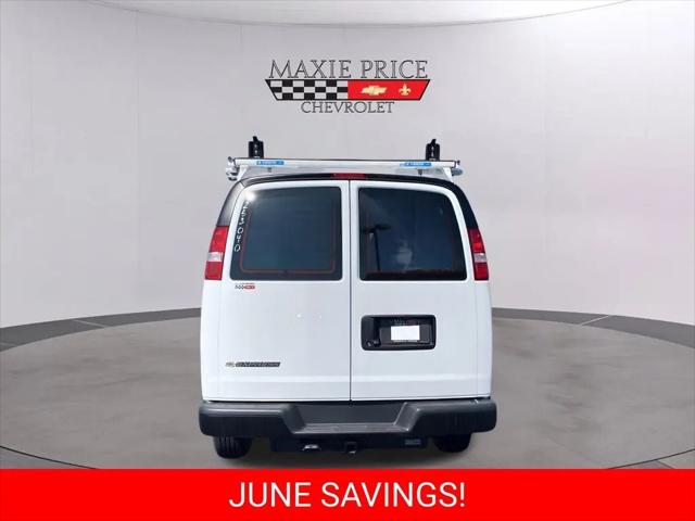 2025 Chevrolet Express Cargo Van RWD 2500 Regular Wheelbase WT