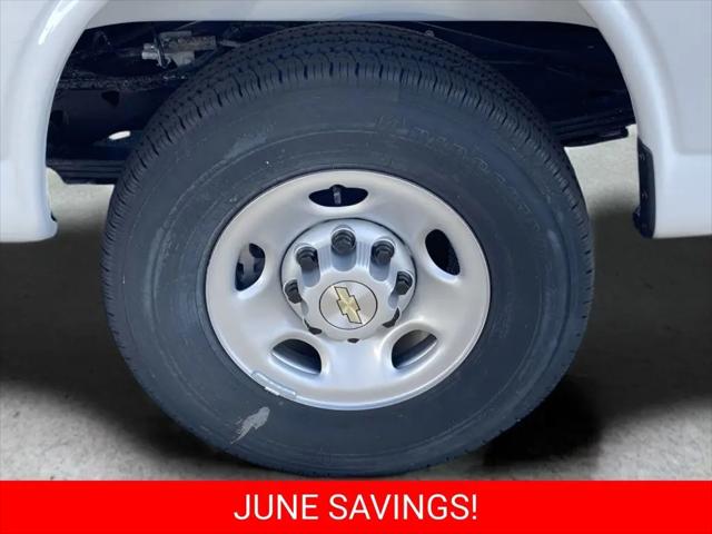 2025 Chevrolet Express Cargo Van RWD 2500 Regular Wheelbase WT