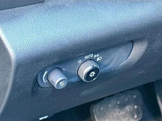 2023 Chevrolet Traverse AWD LT Leather