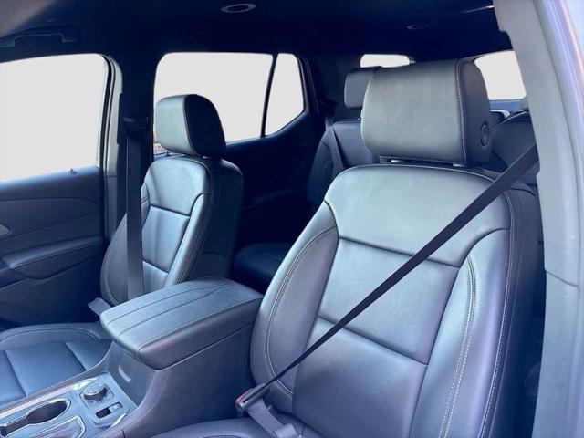 2023 Chevrolet Traverse AWD LT Leather