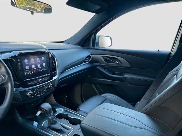 2023 Chevrolet Traverse AWD LT Leather