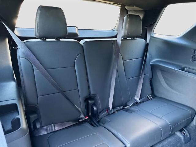 2023 Chevrolet Traverse AWD LT Leather