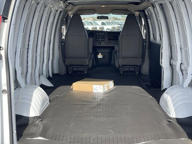 2025 GMC Savana Cargo RWD 2500 Extended Wheelbase Work Van