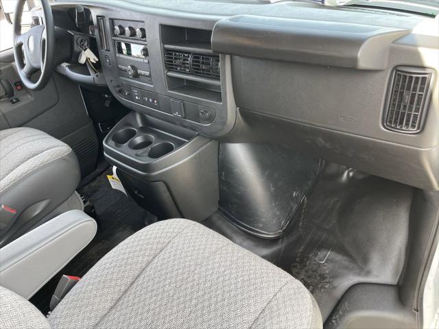 2025 GMC Savana Cargo RWD 2500 Extended Wheelbase Work Van
