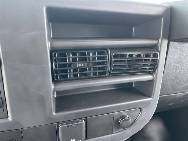 2025 GMC Savana Cargo RWD 2500 Extended Wheelbase Work Van